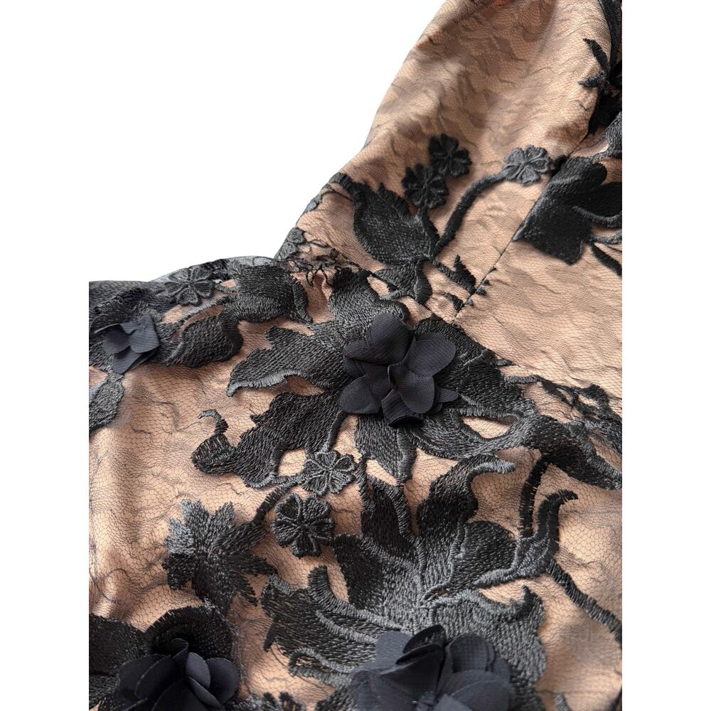 Dress The Population Sidney V-Neck 3D Floral Applique Lace Gown NEW Size Medium - Picture 8 of 10